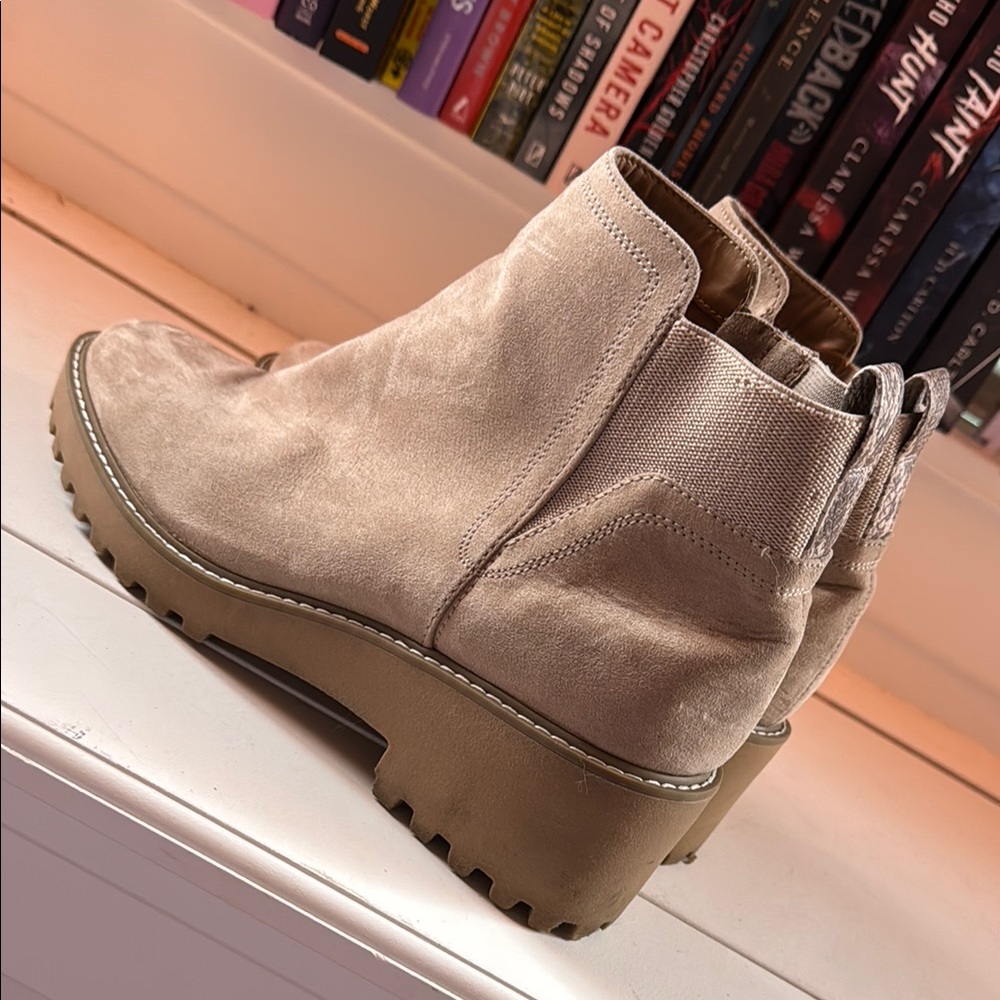 Women’s Suede Platform Chelsea Boot - Tan with Snakeskin Accent